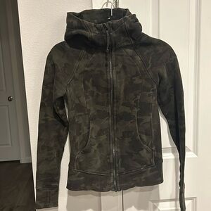 Lululemon camo green scuba zip up